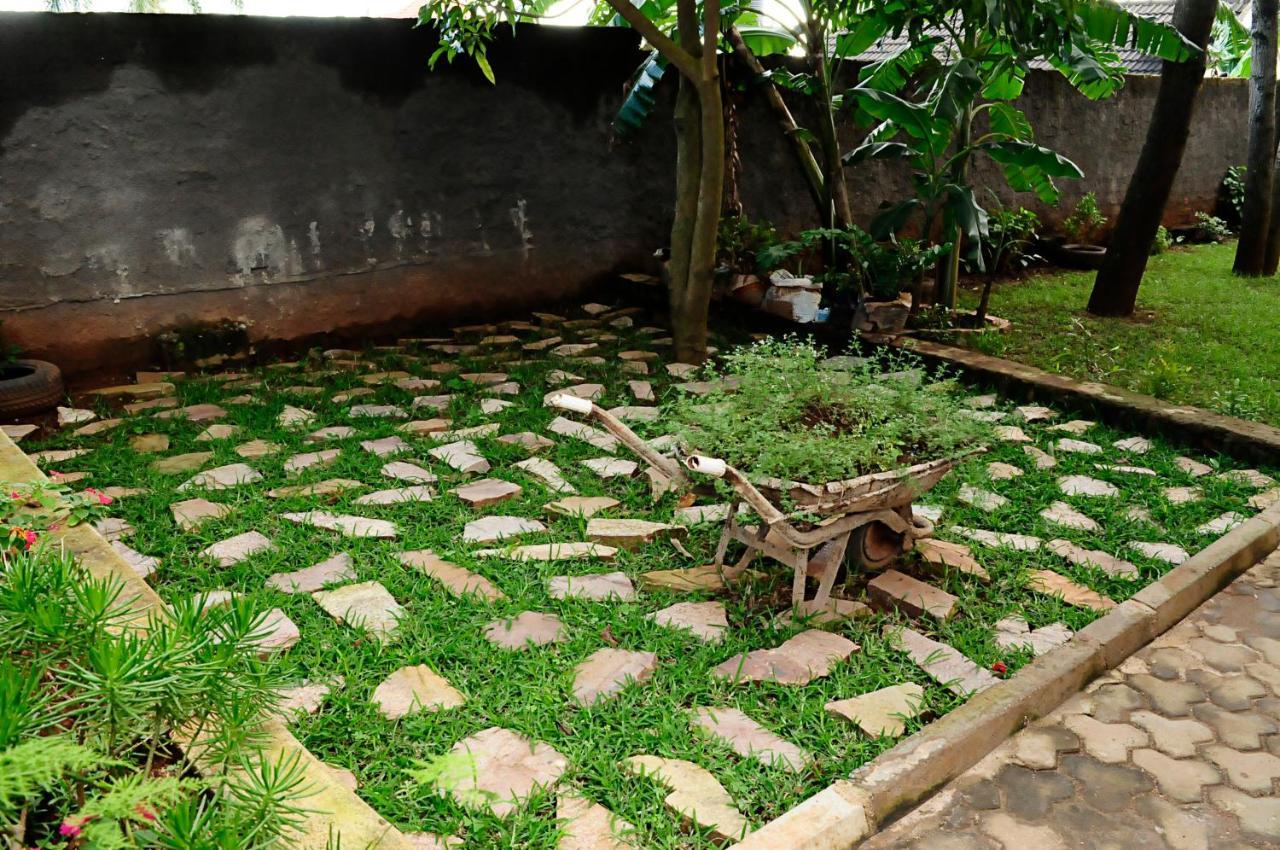 The Shoebill Nest Acomodação com café da manhã Kampala Exterior foto