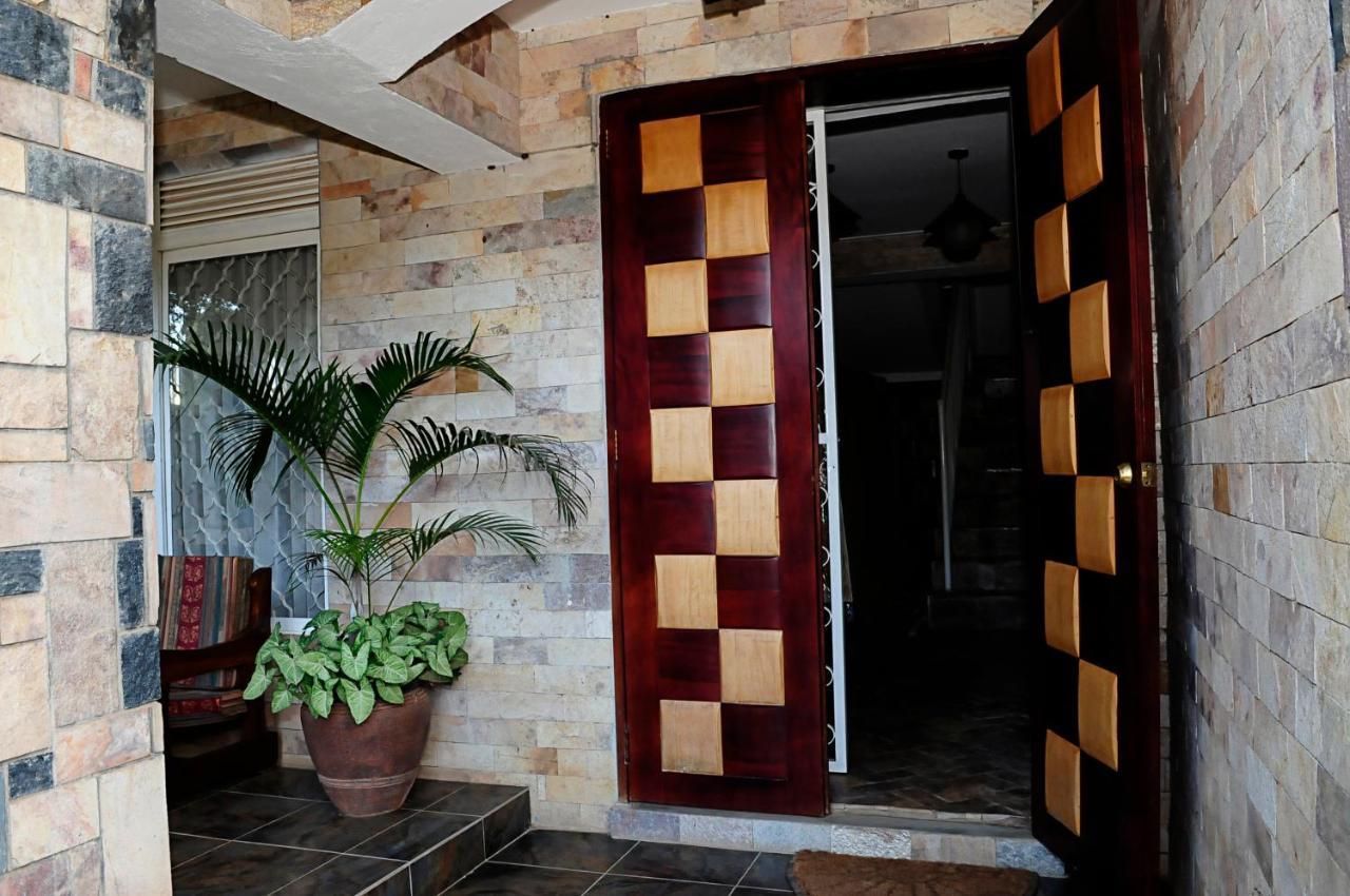 The Shoebill Nest Acomodação com café da manhã Kampala Exterior foto